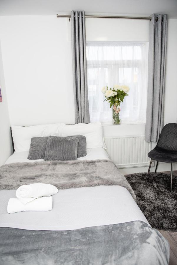 Small But Cozy Studio, Great Tube Connection Londra Exterior foto
