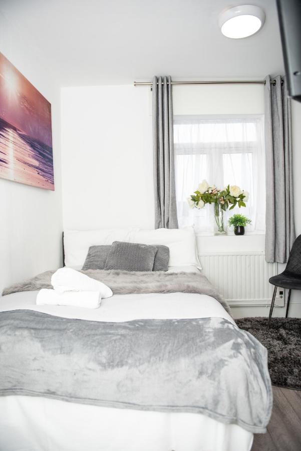 Small But Cozy Studio, Great Tube Connection Londra Exterior foto
